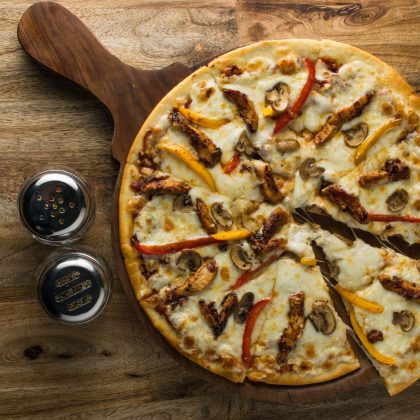 Chicken & Roasted Garlic Pizza